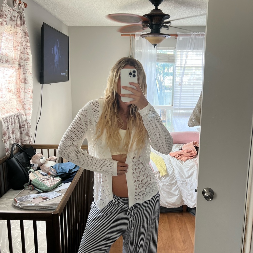 WHITE CARDIGAN